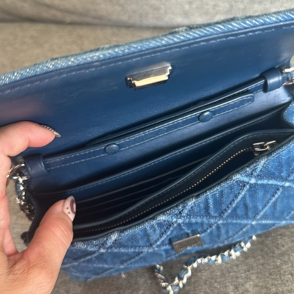 Tory Burch denim handbag with chain - Picture 6 of 6